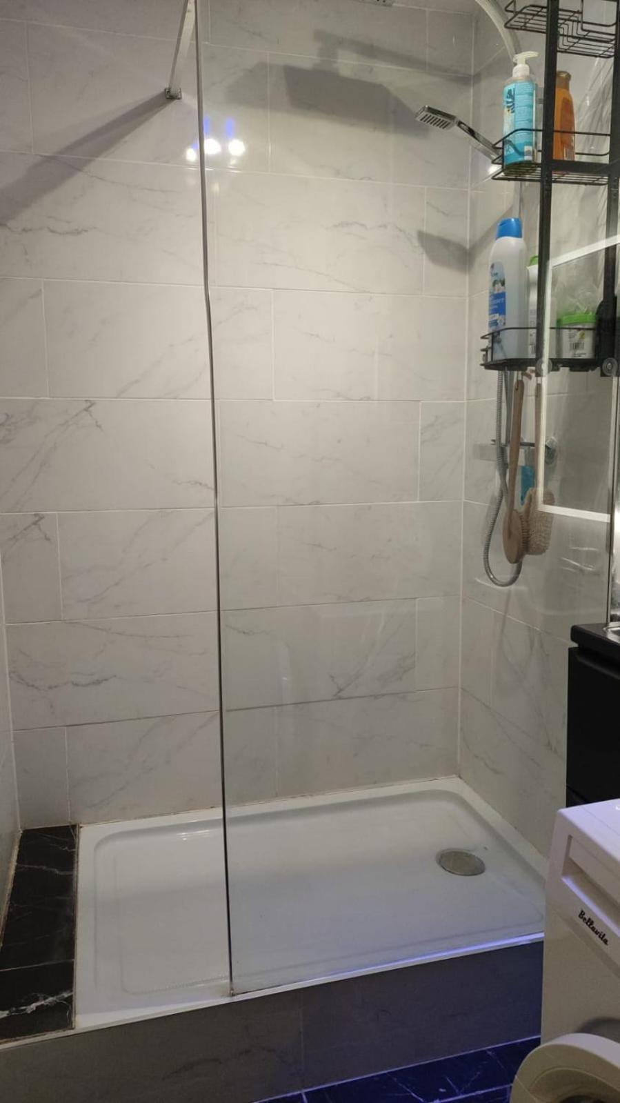 Tout Confort - Clim- Salle De Bain Commune Nimes Exterior photo